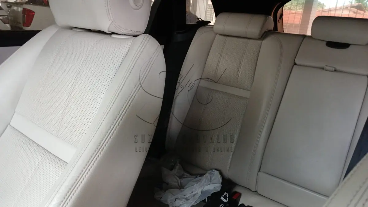 LOTE 009 - SUSPENSO POR DECISÃO JUDICIAL I LROVER VELAR P250 SE RDYN