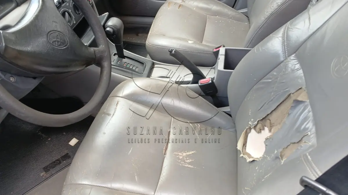 LOTE 002 - TOYOTA COROLLA