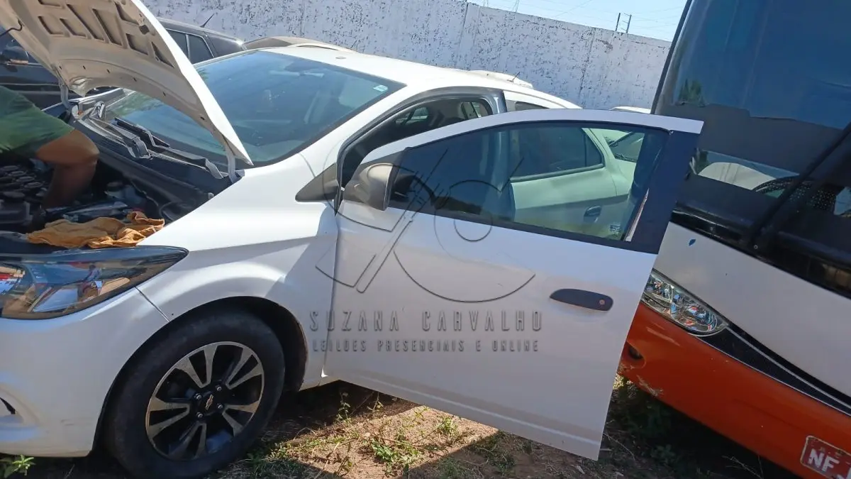 LOTE 013 - CHEVROLET ONIX 10MT 2017