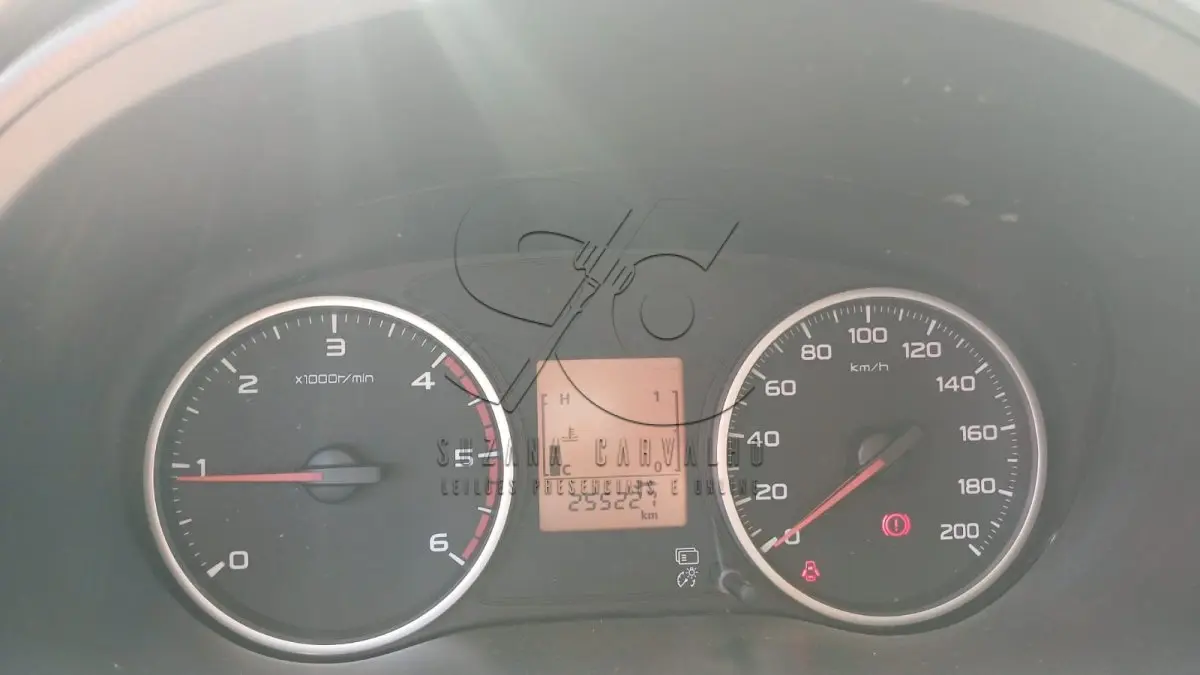 LOTE 004 - MMC/L200 PIZ4796