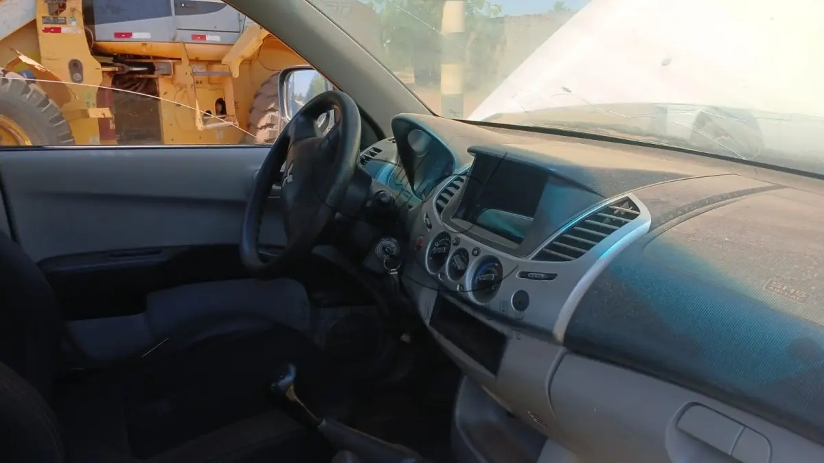 LOTE 003 - MMC/L200 PIM5806