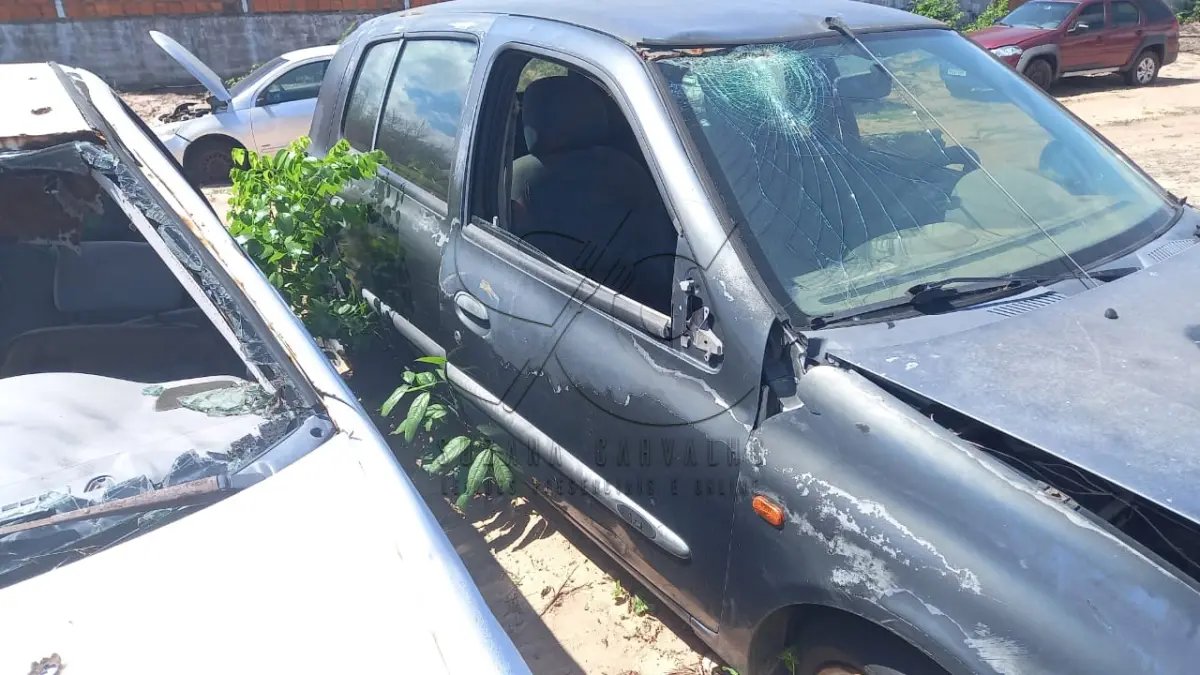 LOTE 002 - SUCATA RENAULT CLIO EM PARNAÍBA