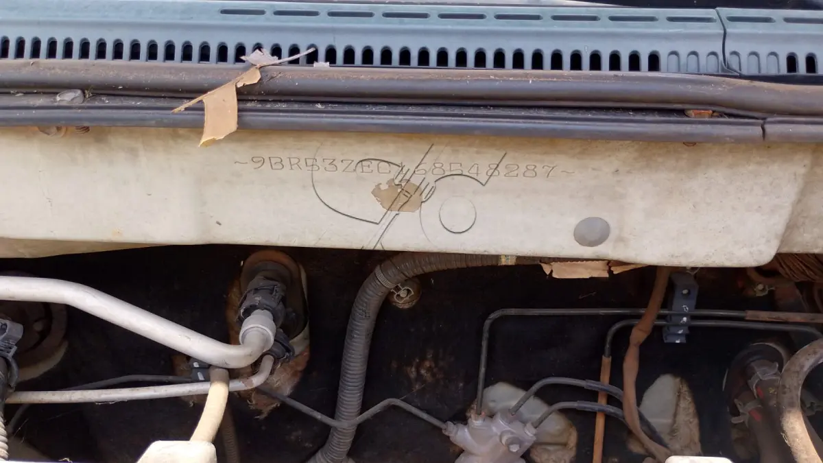 LOTE 002 - TOYOTA COROLLA