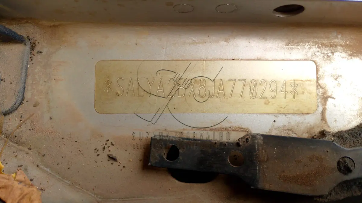 LOTE 009 - SUSPENSO POR DECISÃO JUDICIAL I LROVER VELAR P250 SE RDYN