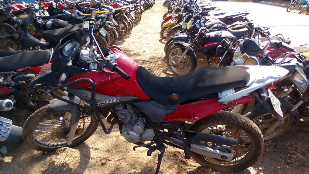 LOTE 006 - HONDA XRE 300 2009/2010