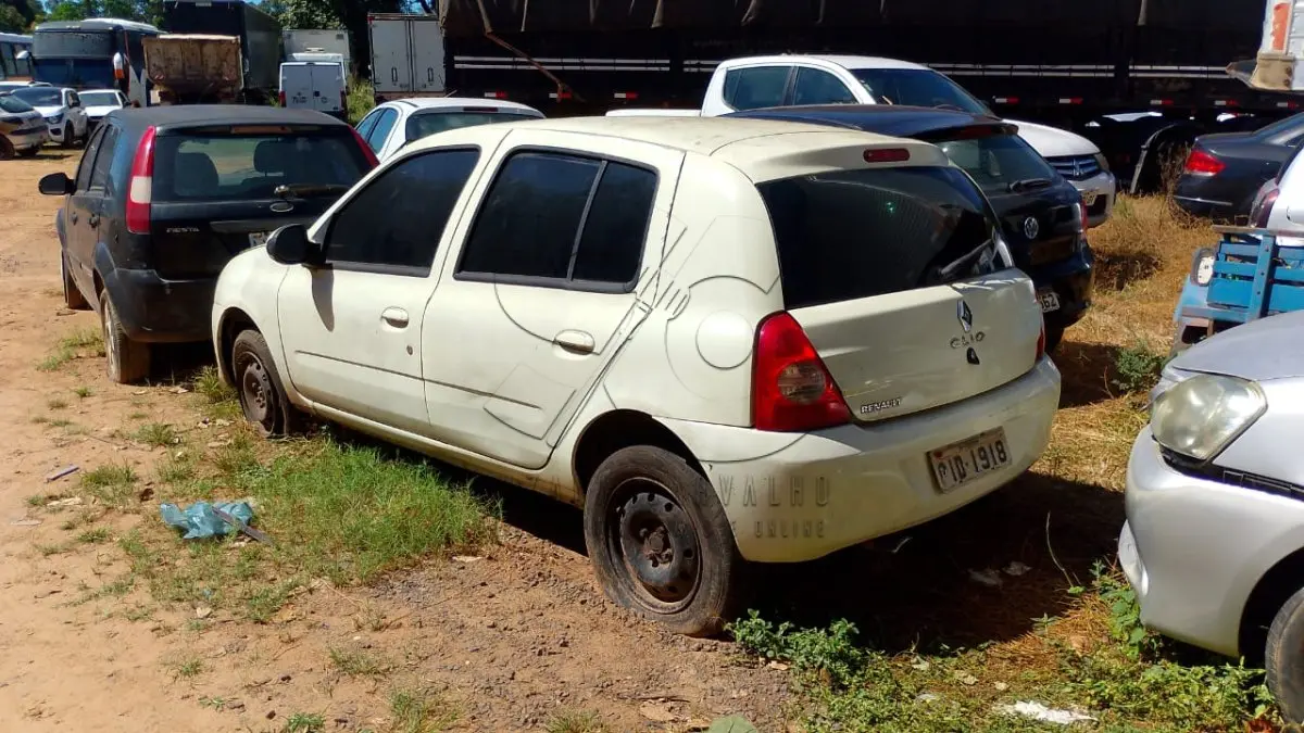 LOTE 001 - SUCATA RENAULT CLIO 2014/2015