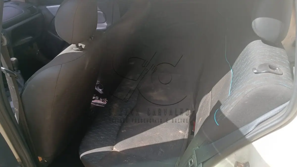 LOTE 001 - SUCATA RENAULT CLIO 2014/2015