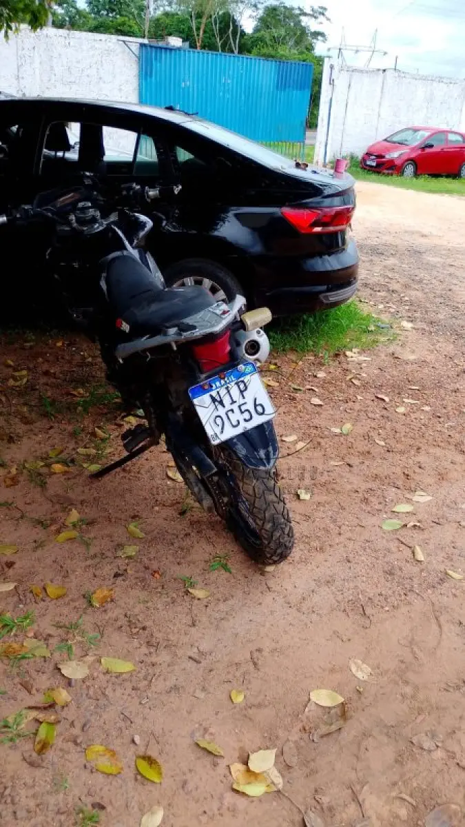 LOTE 004 - HONDA XRE 300 2010