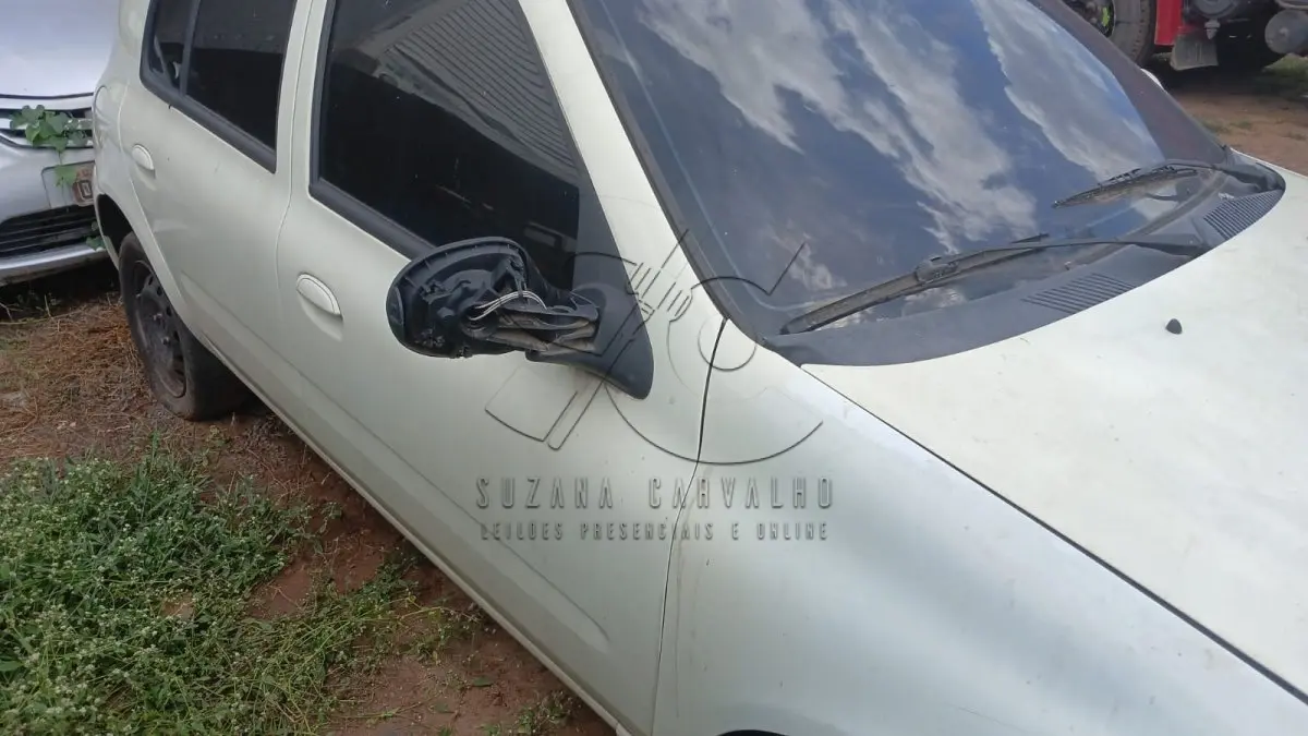 LOTE 001 - SUCATA RENAULT CLIO 2014/2015