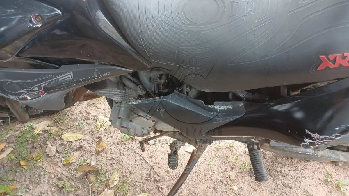 LOTE 004 - HONDA XRE 300 2010