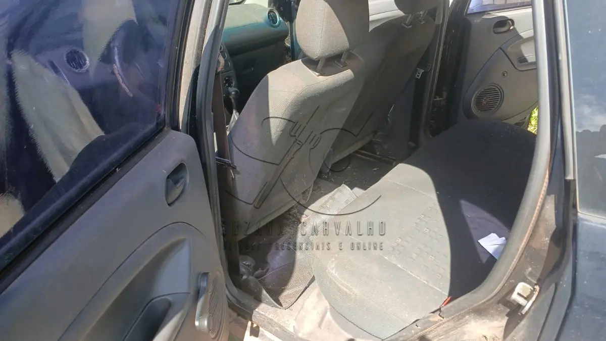 LOTE 002 - FORD/FIESTA 2003/2004