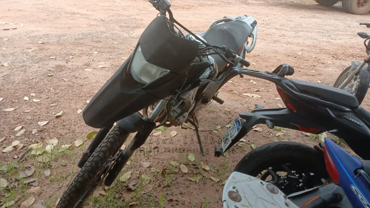 LOTE 004 - HONDA XRE 300 2010