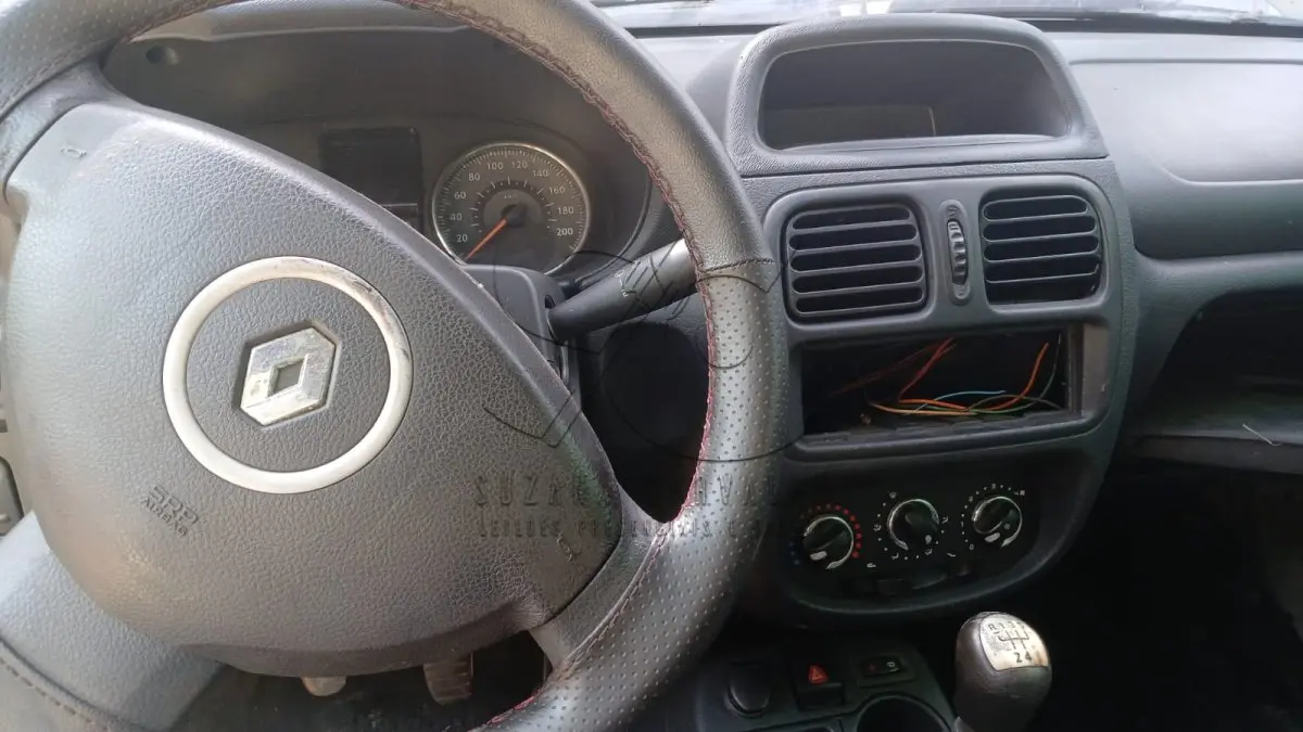 LOTE 001 - SUCATA RENAULT CLIO 2014/2015