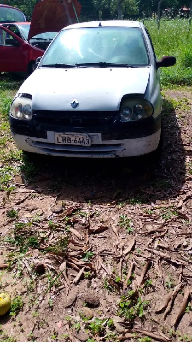 LOTE 001 - SUCATA RENAULT CLIO 2001