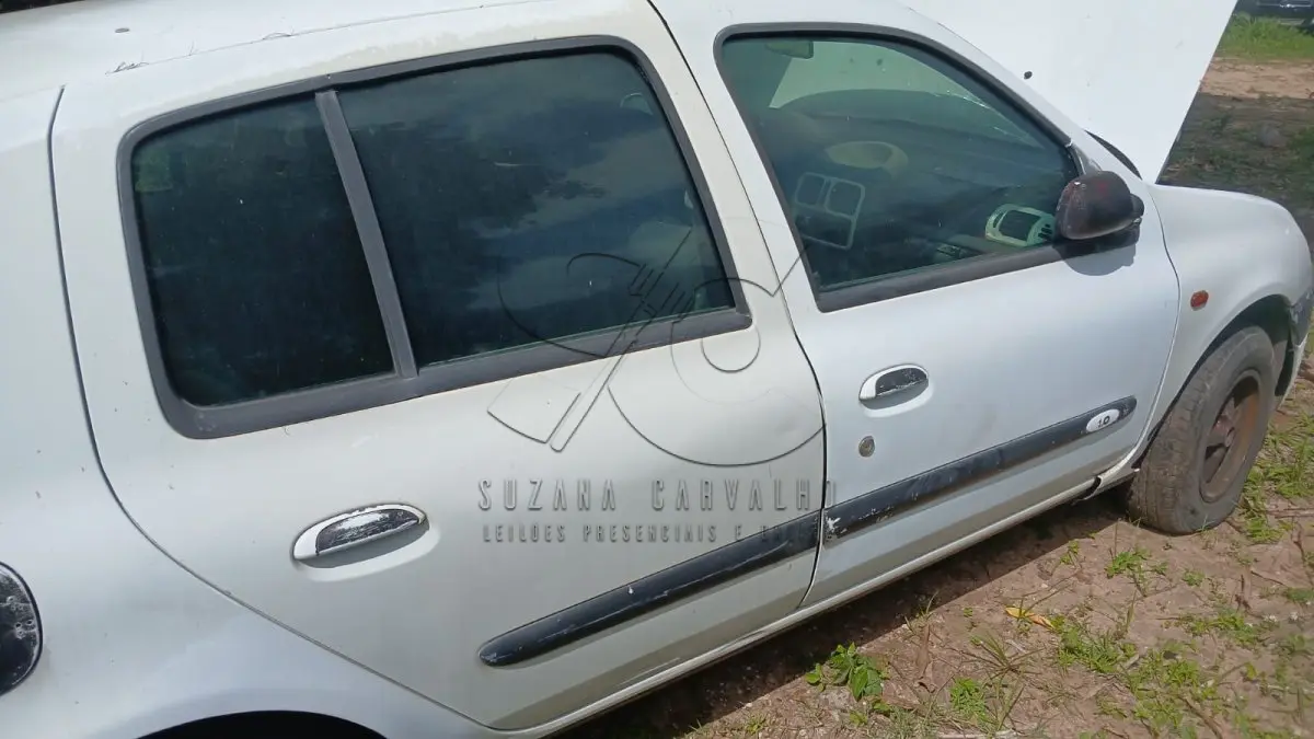 LOTE 001 - SUCATA RENAULT CLIO 2001
