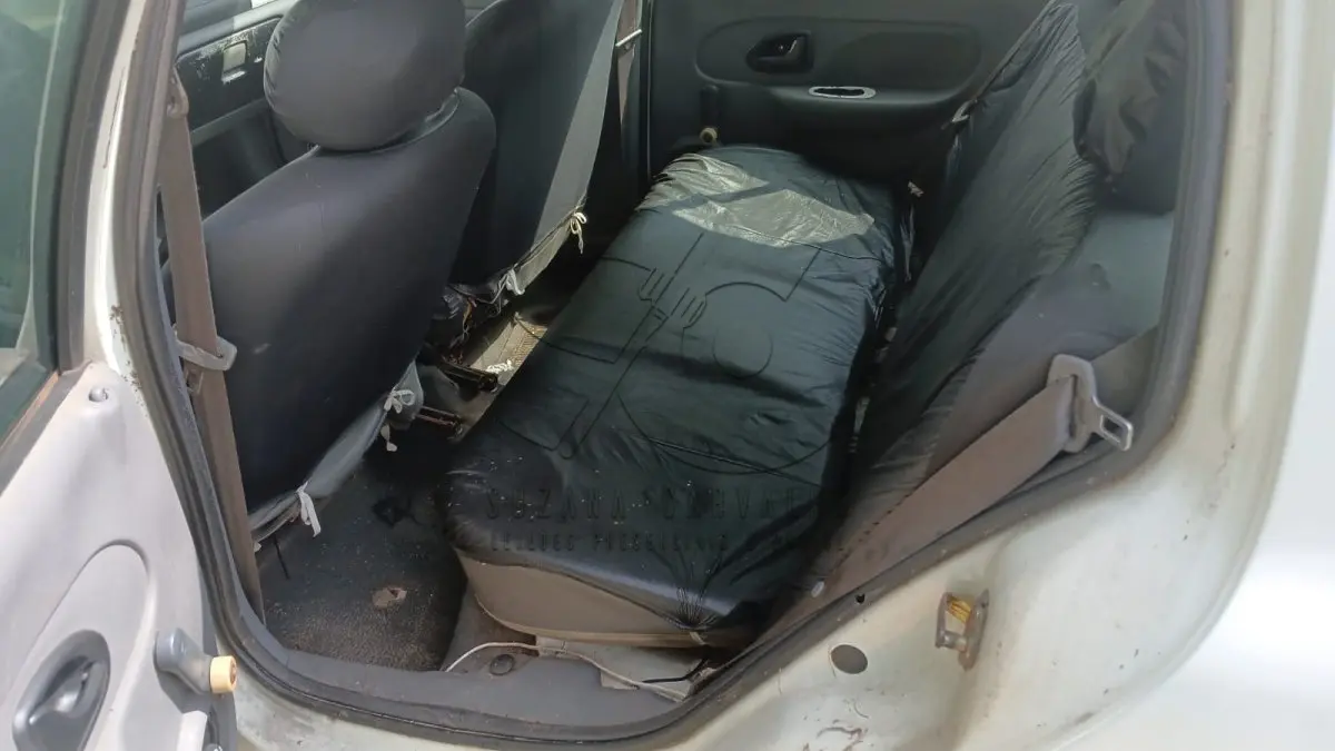 LOTE 001 - SUCATA RENAULT CLIO 2001