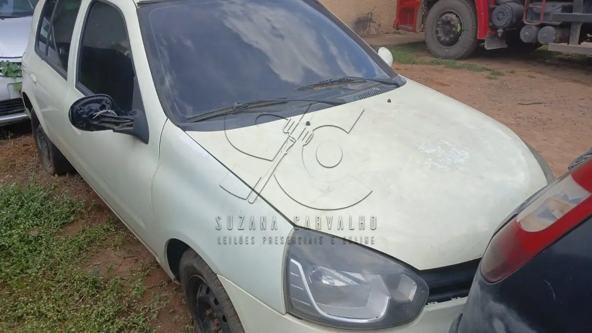 LOTE 001 - SUCATA RENAULT CLIO 2014/2015