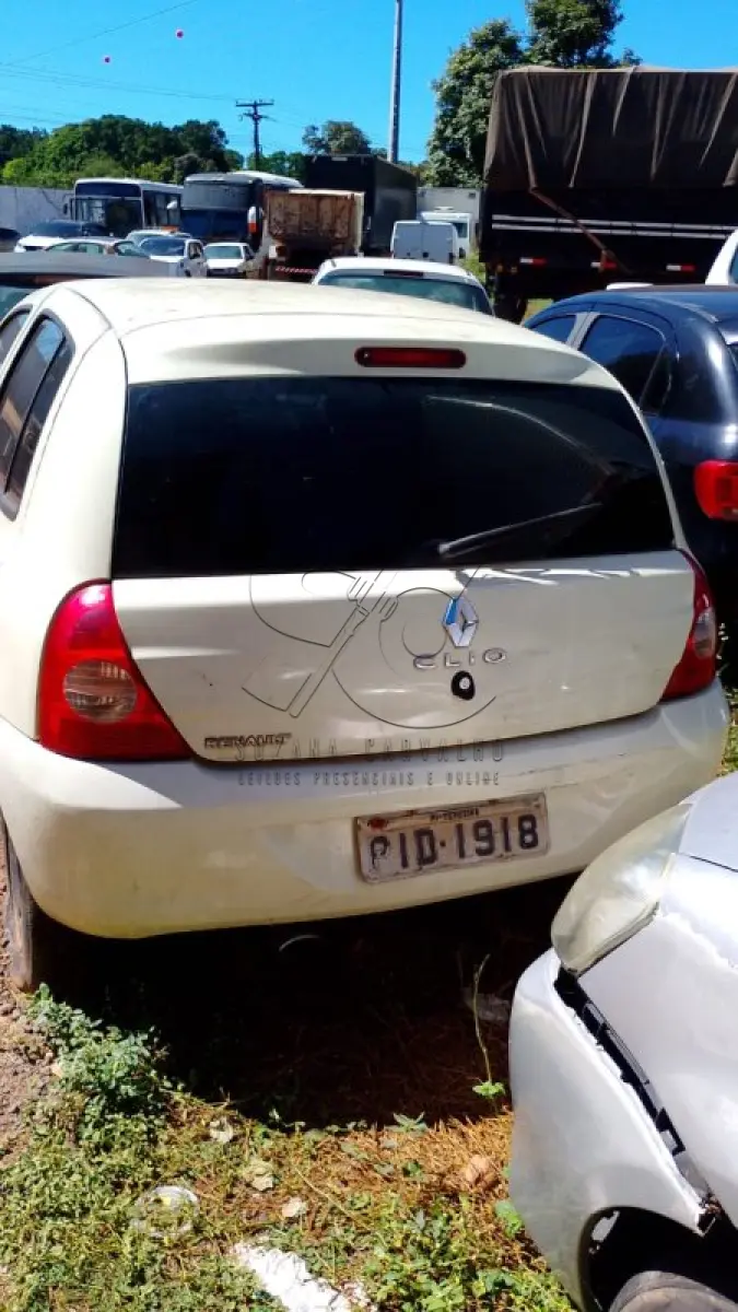 LOTE 001 - SUCATA RENAULT CLIO 2014/2015