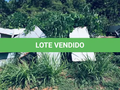 LOTE 002 - Sucatas de: Bebedouros, freezer, geladeira, armários de aço, mesas, fogões industriais, ar condicionado, TV,