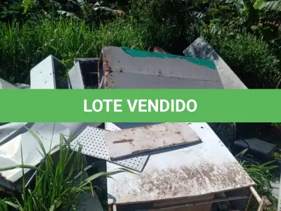 LOTE 002 - Sucatas de: Bebedouros, freezer, geladeira, armários de aço, mesas, fogões industriais, ar condicionado, TV,