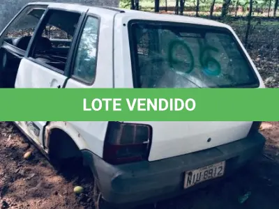 LOTE 006 - Sucata de Fiat Uno Way, cor branca. (Sem documentação para transferência, por ser sucata).