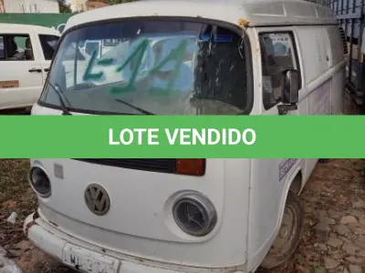 LOTE 011 - VW KOMBI