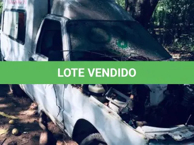 LOTE 008 - Sucata de Ambulância Fiat/ Fiorino Flex, cor branca, álco/gasol, ano fab/mod. 2010/2011. (Sem documentação para transferência, por ser sucata).