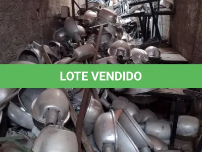 LOTE 001 - Sucatas de: Luminárias para postes com reatores.