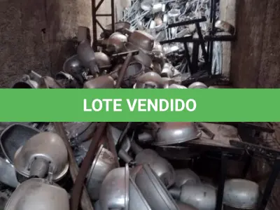 LOTE 001 - Sucatas de: Luminárias para postes com reatores.