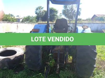 LOTE 013 - TRATOR NEW HOLLAND