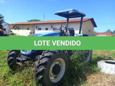 LOTE 013 - TRATOR NEW HOLLAND