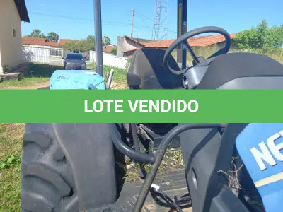 LOTE 013 - TRATOR NEW HOLLAND