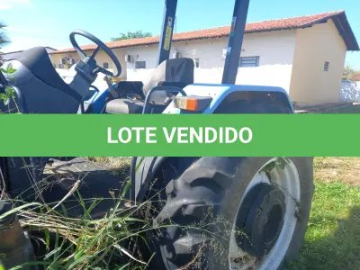 LOTE 013 - TRATOR NEW HOLLAND