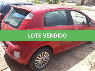 LOTE 012 - VEÍCULO FIAT PUNTO