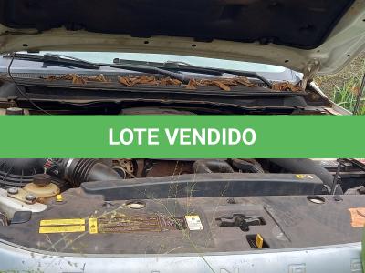 LOTE 026 - CAMIONETA AMBULÂNCIA FORD