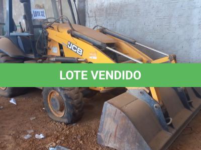 LOTE 032 - RETROESCAVADEIRA