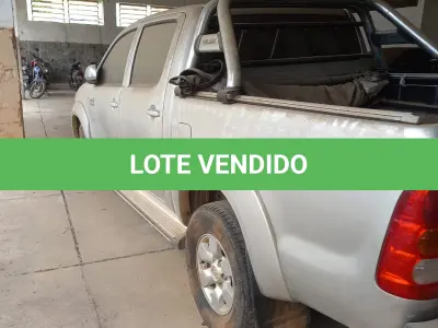 LOTE 018 - VEÍCULO TOYOTA HILLUX