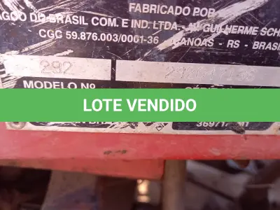 LOTE 017 - TRATOR SOBRE RODAS