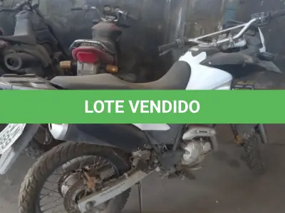 LOTE 009 - MOTO HONDA XRE 300