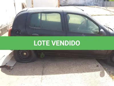 LOTE 015 - VEÍCULO RENAULT CLIO RL