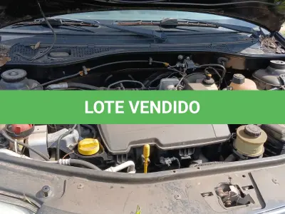 LOTE 001 - VEÍCULO RENAULT