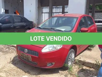 LOTE 012 - VEÍCULO FIAT PUNTO