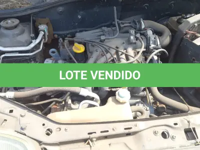 LOTE 015 - VEÍCULO RENAULT CLIO RL