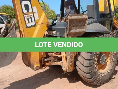 LOTE 005 - RETROESCAVADEIRA JCB