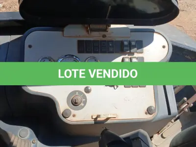 LOTE 005 - RETROESCAVADEIRA JCB