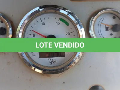 LOTE 005 - RETROESCAVADEIRA JCB