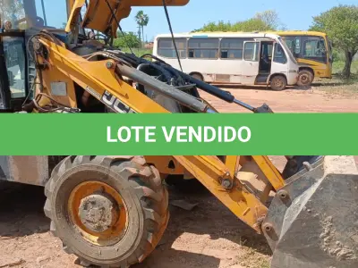 LOTE 005 - RETROESCAVADEIRA JCB