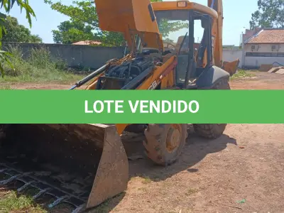 LOTE 005 - RETROESCAVADEIRA JCB