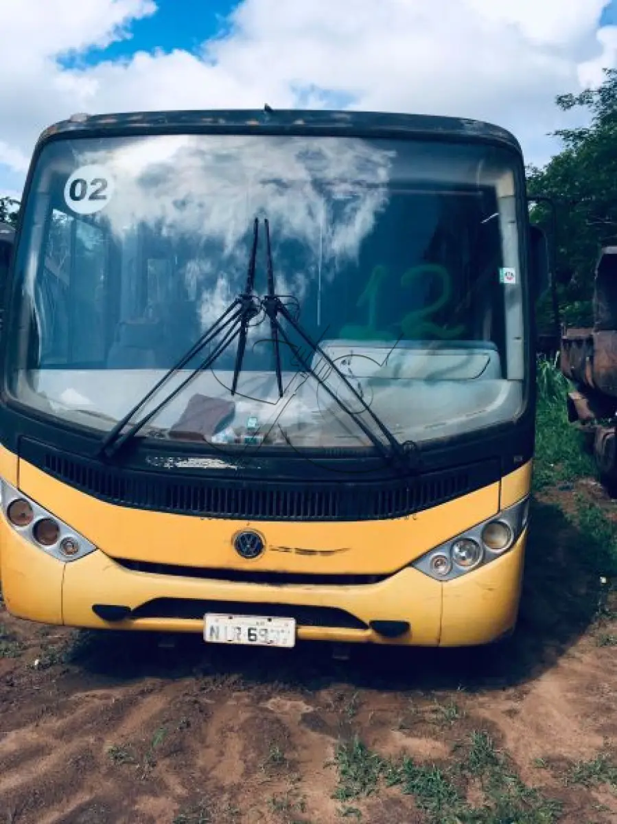 LOTE 012 - VW/ 15.190, Ônibus escolar, cor amarela, placa NIR-6937, a diesel, ano fab/mod. 2010, chassi 9532882WXAR039379, Renavam 312258771. (Transferência por Declaração - S/CRV). DPVAT R$ 8,08