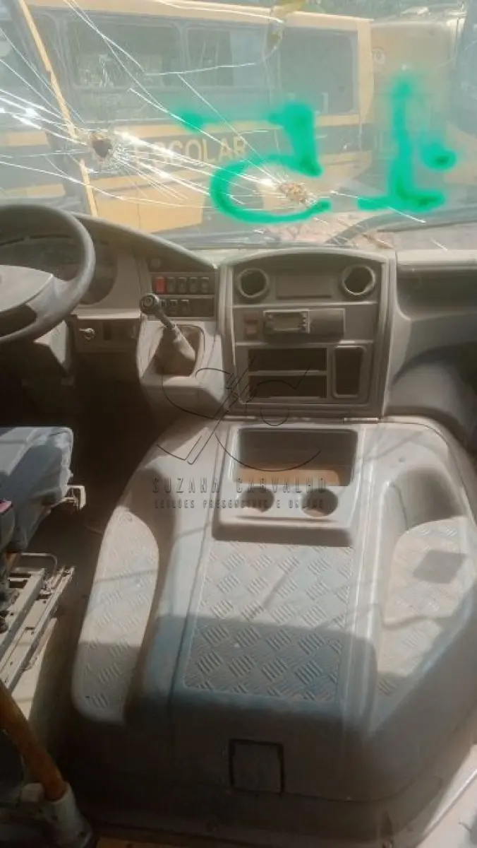 LOTE 015 - Micro-Ônibus escolar, Marcopolo/Volare V8L, a diesel, cor amarela, Placa OED-0002, ano fab/mod. 2011/2012, chassi 93PB51G1MCC040968, Renavam 506207552. (Transferência por Declaração - S/CRV). DPVAT R$ 8,08